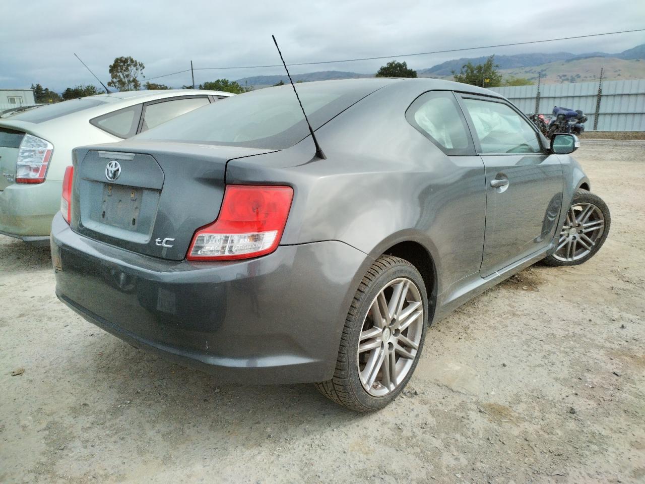 Photo 4 from auction – 2011 TOYOTA SCION TC with VIN JTKJF5C79B3007273