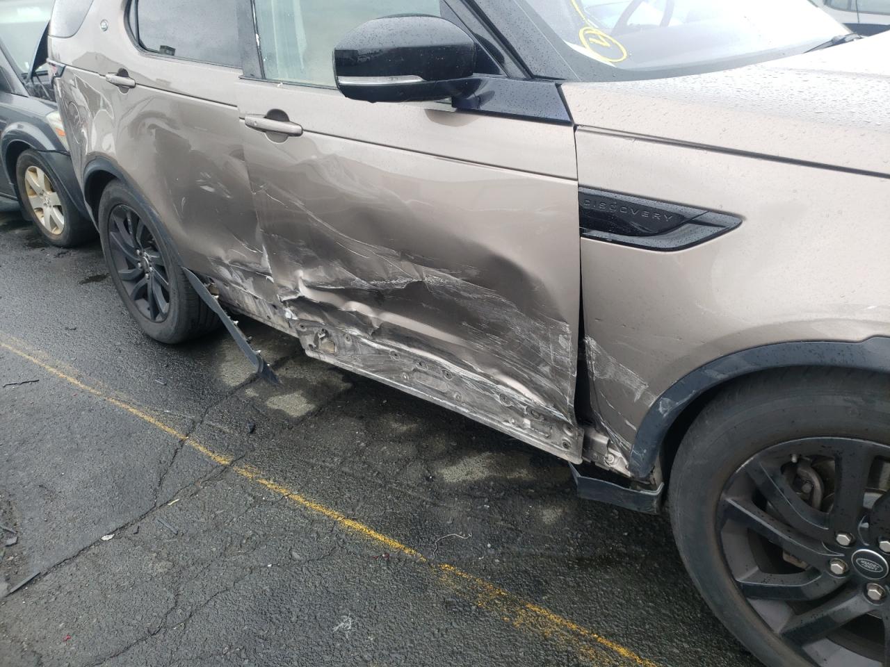 Photo 9 from auction – 2017 LAND ROVER DISCOVERY with VIN SALRHBBK4HA017778