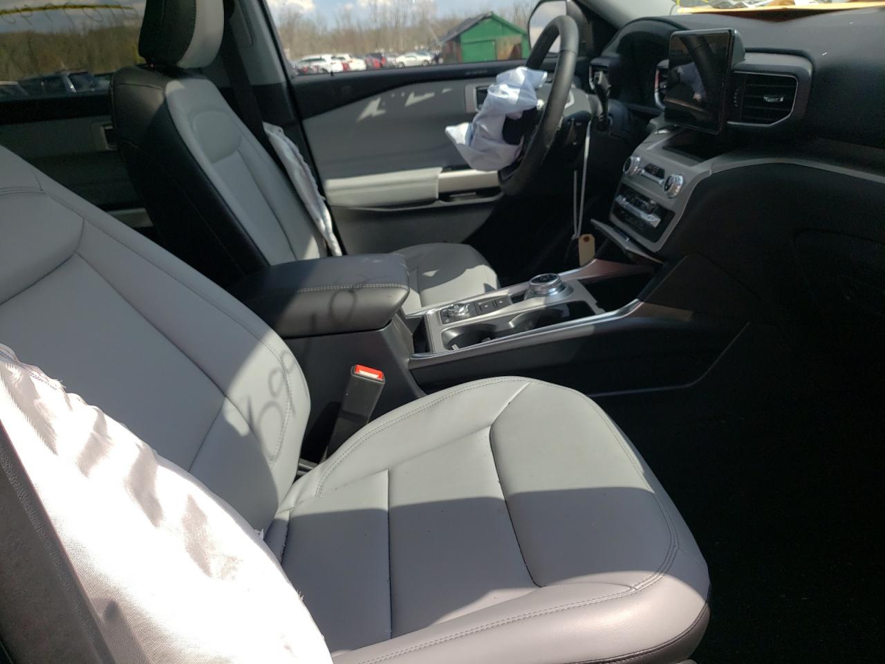 Photo 5 from auction – 2021 FORD EXPLORER X with VIN 1FMSK8DH8MGC16351