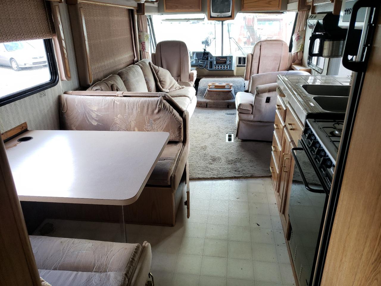 Photo 5 from auction – 1992 FLEE MOTORHOME with VIN 1GBKP37N5M3316879