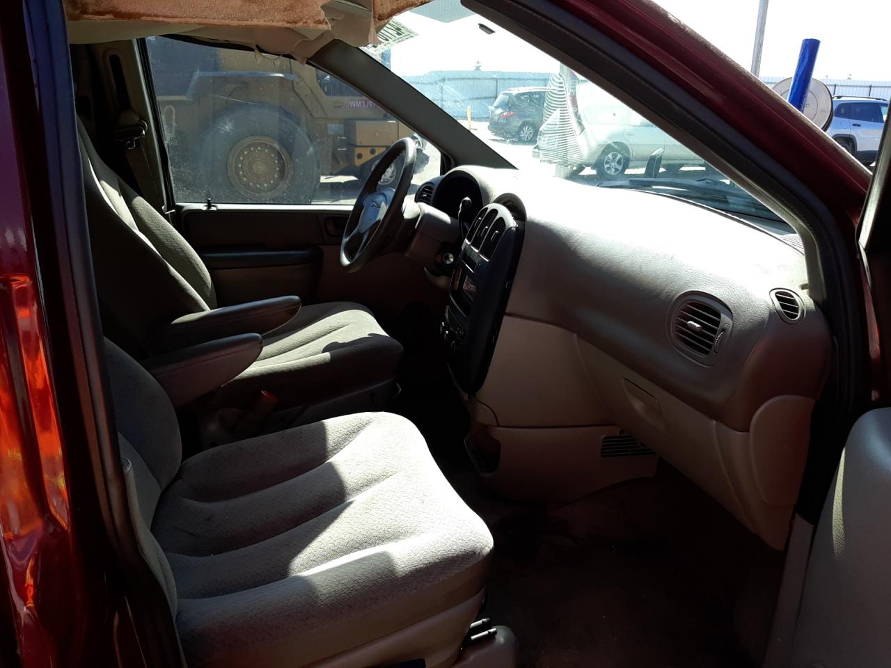 Photo 5 from auction – 2003 CHRYSLER VOYAGER with VIN 1C4GJ25B23B212392