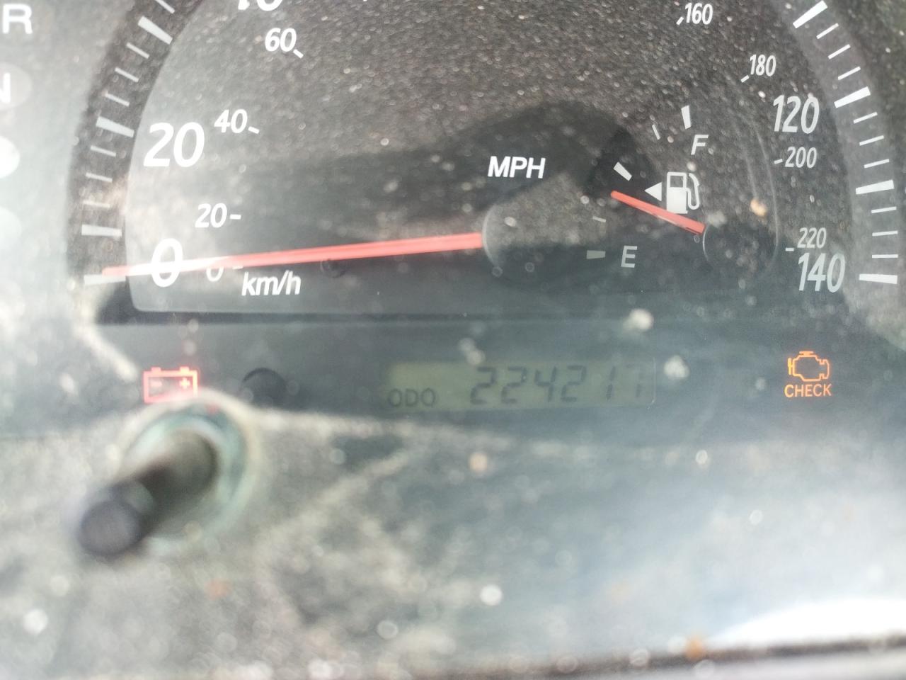 Photo 8 from auction – 2003 TOYOTA CAMRY LE with VIN 4T1BF30K33U547069