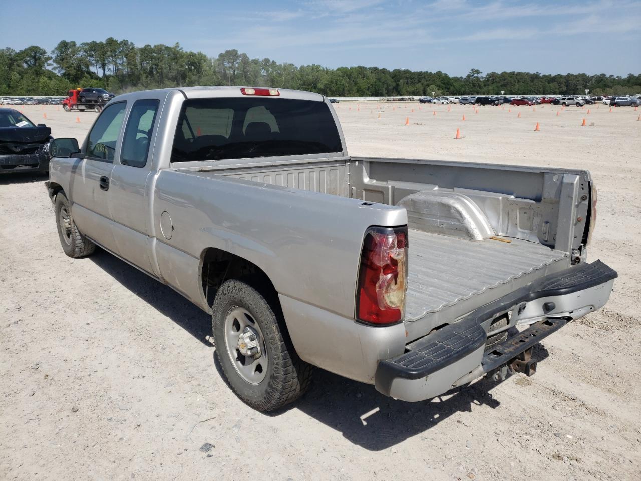 Photo 3 from auction – 2004 CHEVROLET SILVERADO with VIN 2GCEC19V041214336