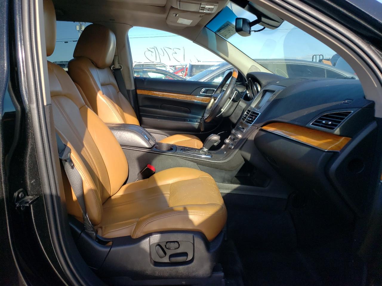 Photo 5 from auction – 2010 LINCOLN MKT with VIN 2LMHJ5FRXABJ50247