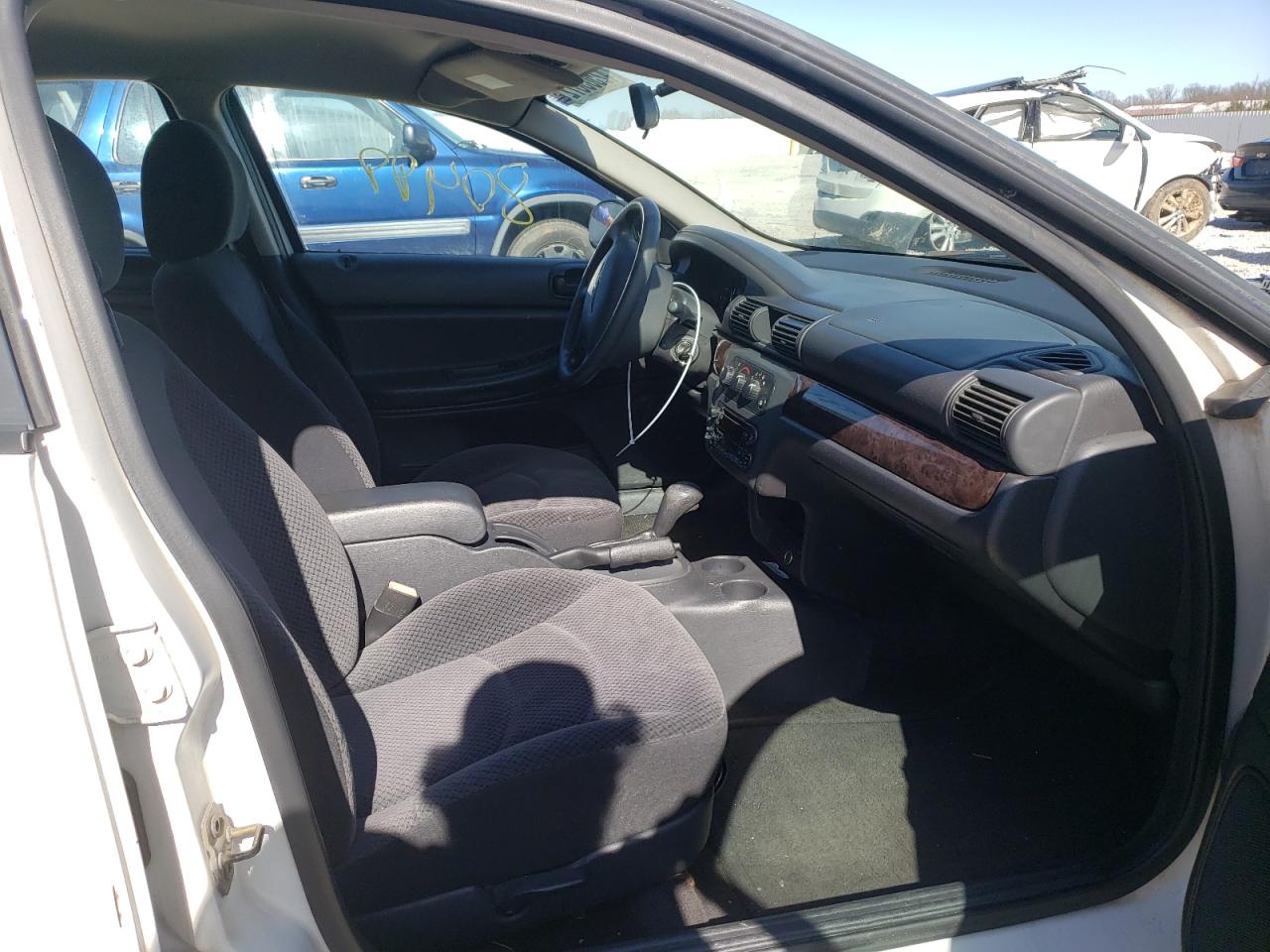 صورة رقم 5 من المزاد - 2002 CHRYSLER SEBRING LX مع VIN 1C3EL46X82N170481