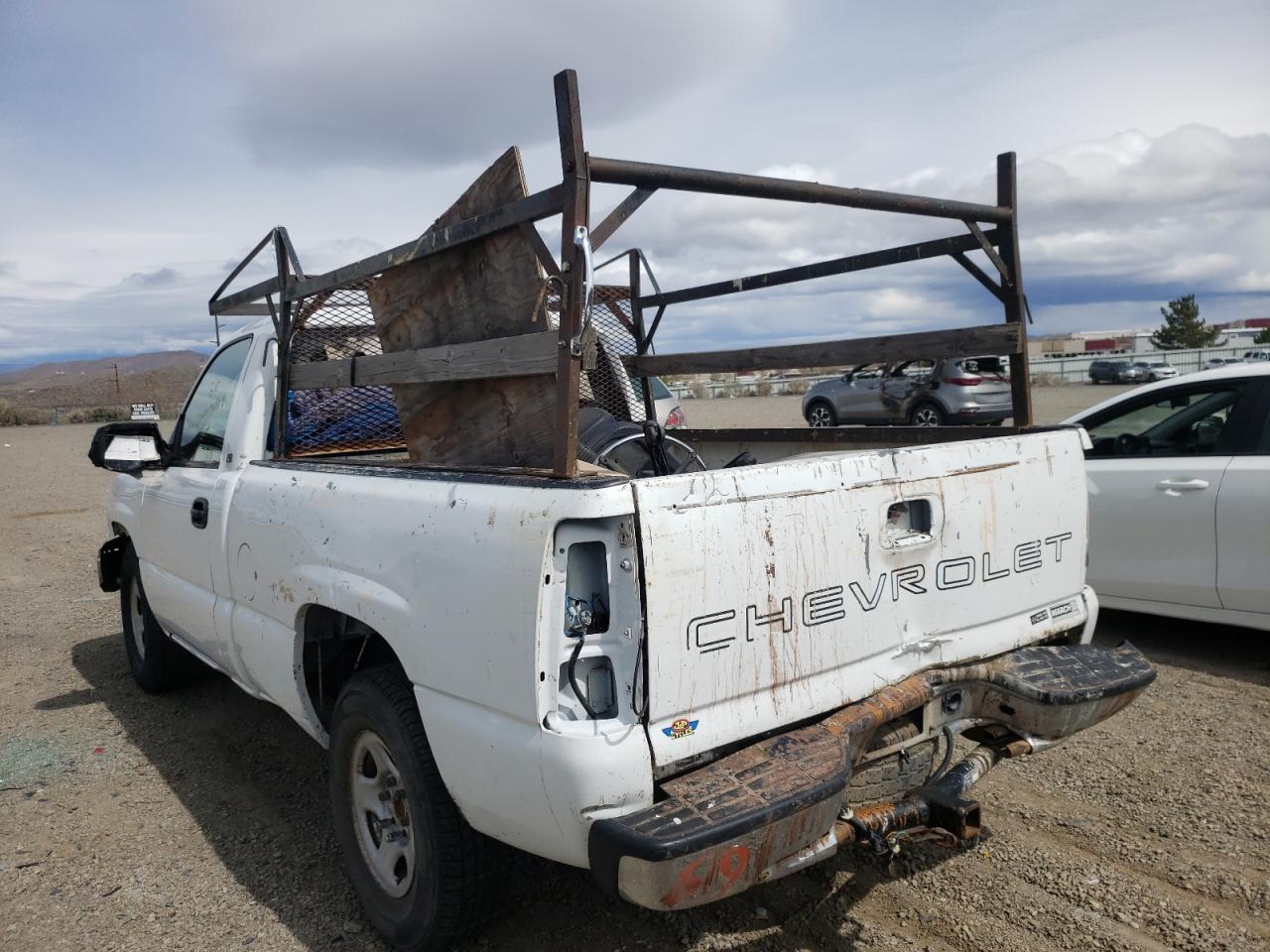 Photo 3 from auction – 2003 CHEVROLET SILVERADO with VIN 1GCEC14XX3Z336801