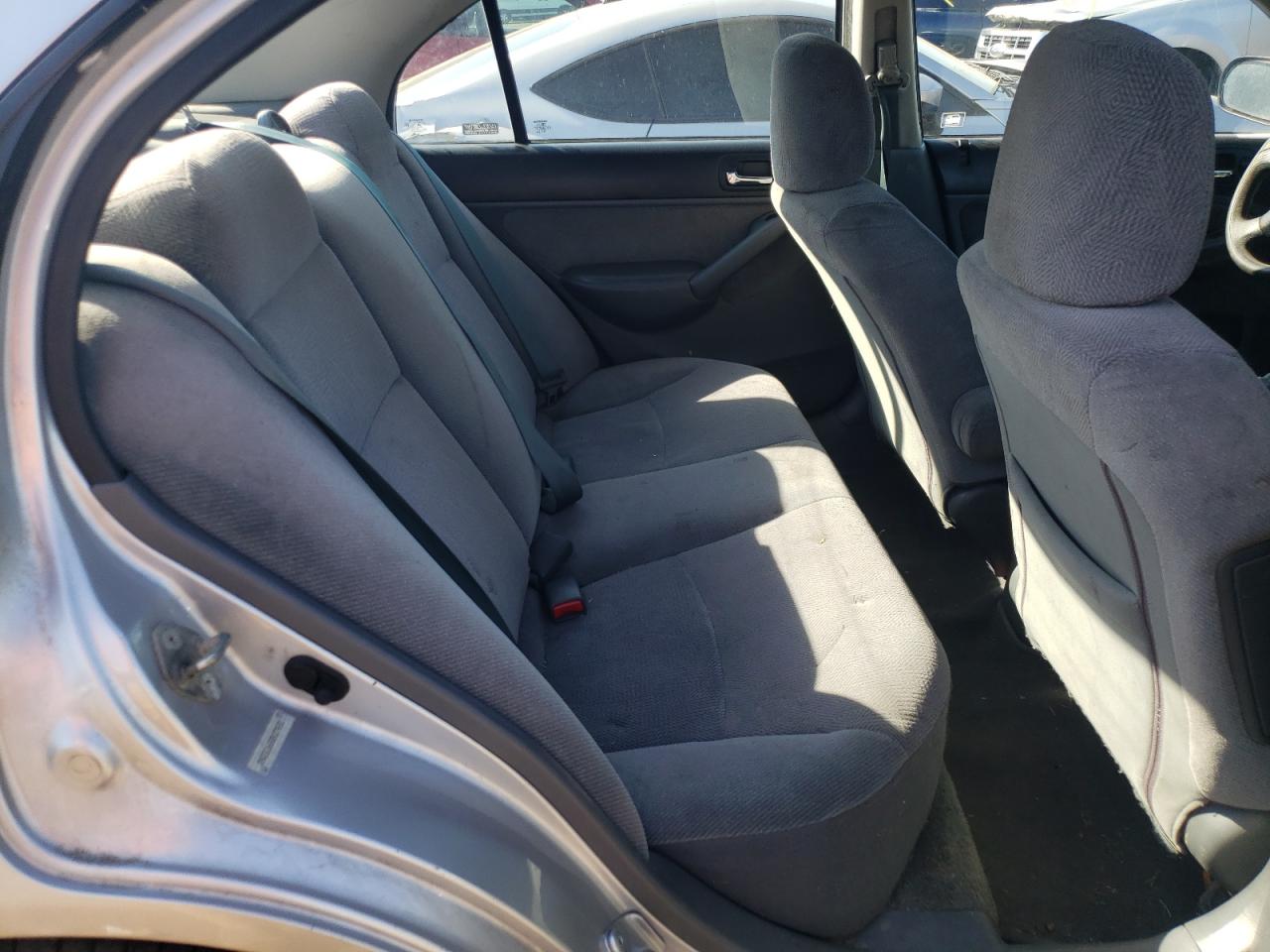 Photo 6 from auction – 2002 HONDA CIVIC LX with VIN 2HGES16682H579692