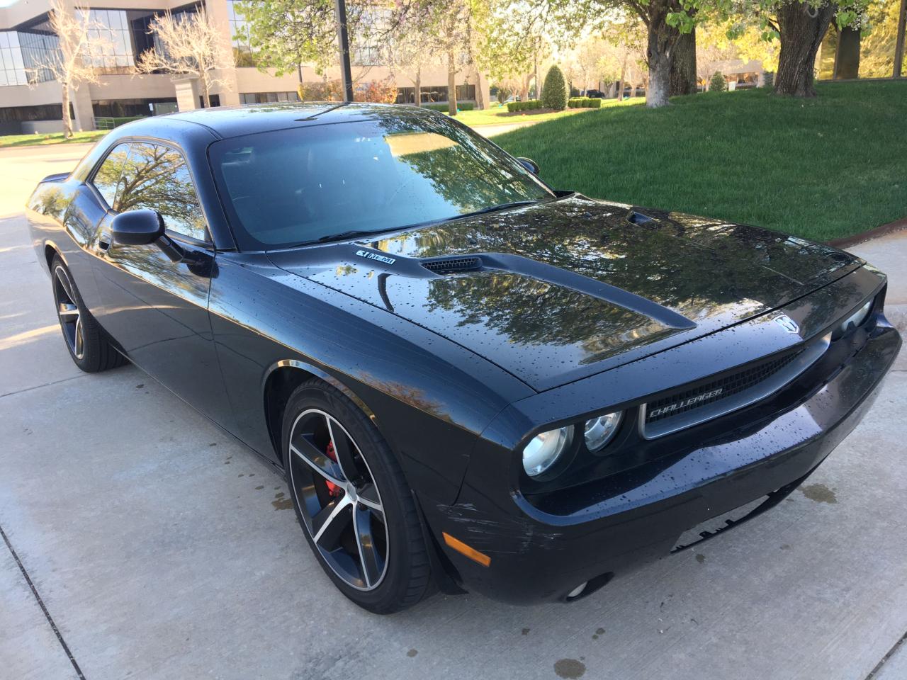 DODGE CHALLENGER 2009 with VIN 2B3LJ74W49H549535 - Photo from auction