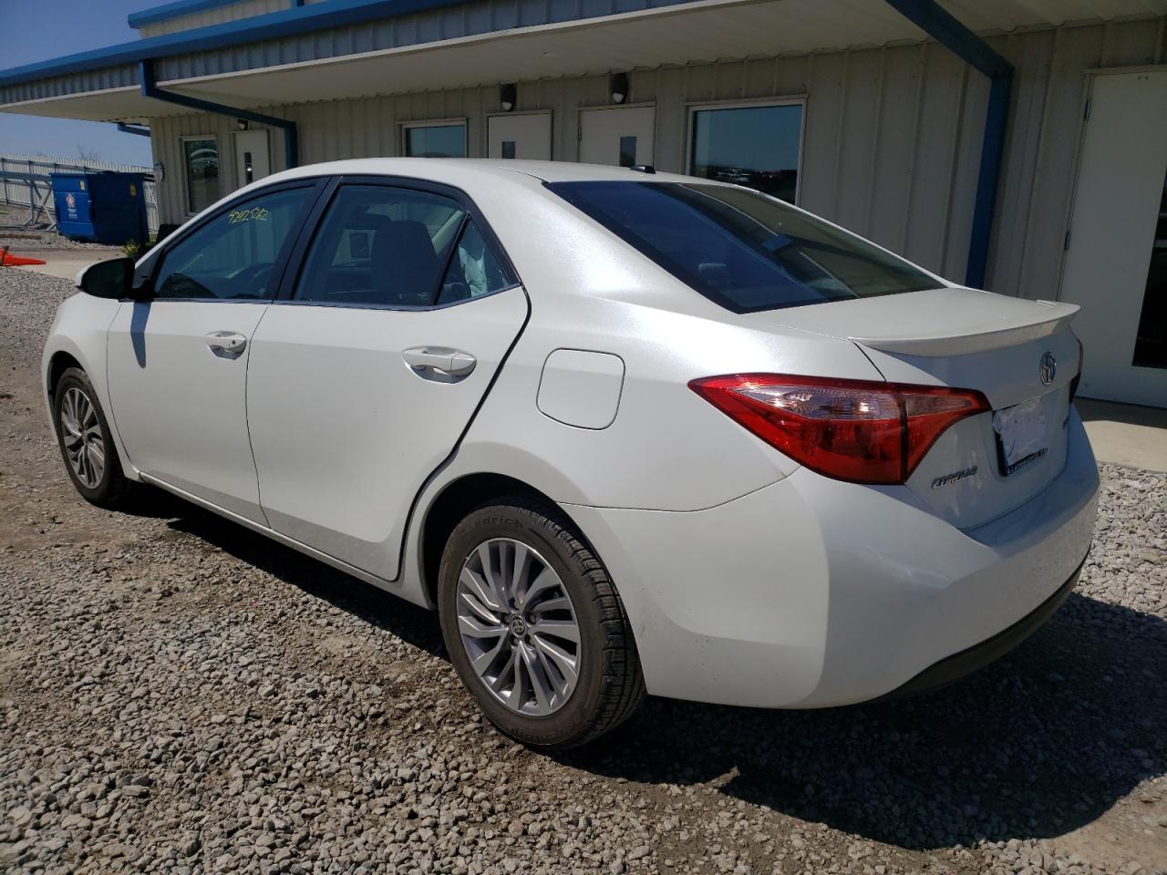 Photo 3 from auction – 2017 TOYOTA COROLLA LE with VIN 5YFBPRHE6HP735849