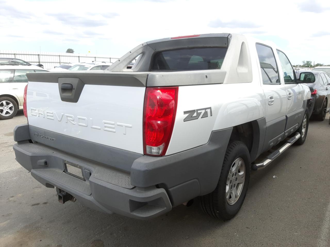 Photo 4 from auction – 2002 CHEVROLET AVALANCHE with VIN 3GNEK13T82G313668