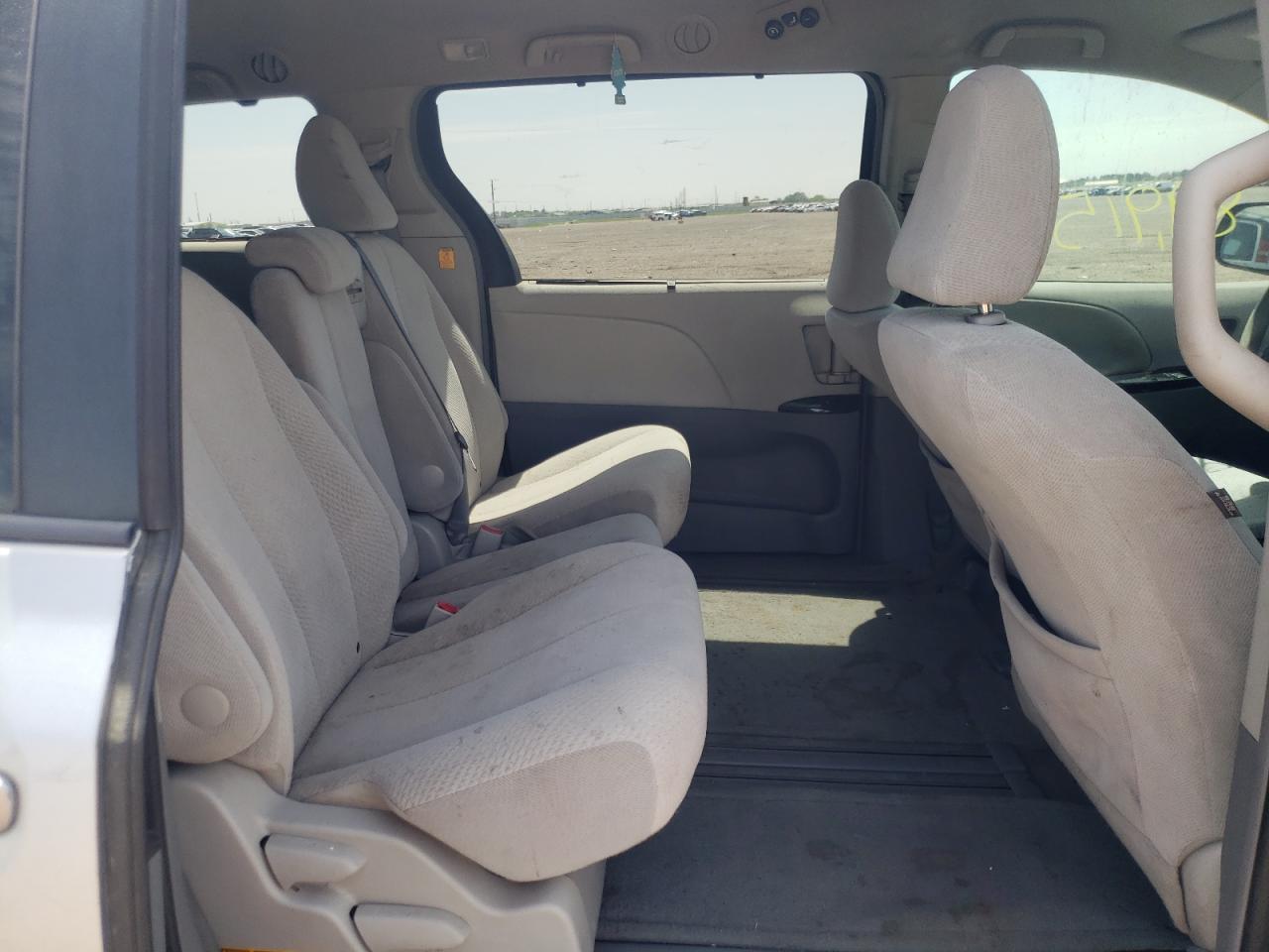 Photo 6 from auction – 2012 TOYOTA SIENNA LE with VIN 5TDKK3DC1CS279811