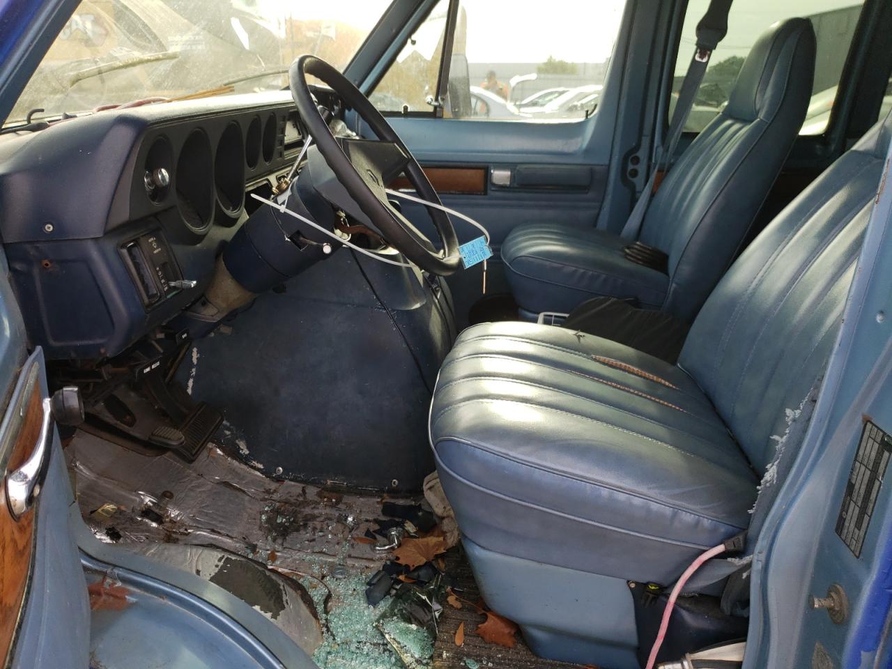 Photo 5 from auction – 1985 DODGE RAM WAGON with VIN 2B5WB31W3FK320695