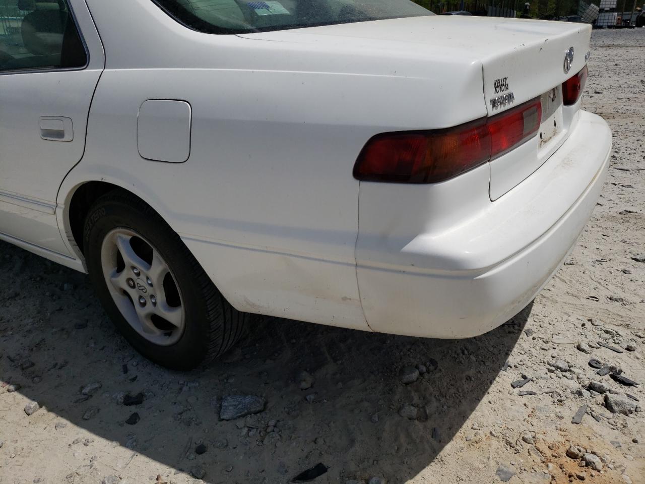 Photo 9 from auction – 1998 TOYOTA CAMRY CE with VIN 4T1BF28K4WU054391