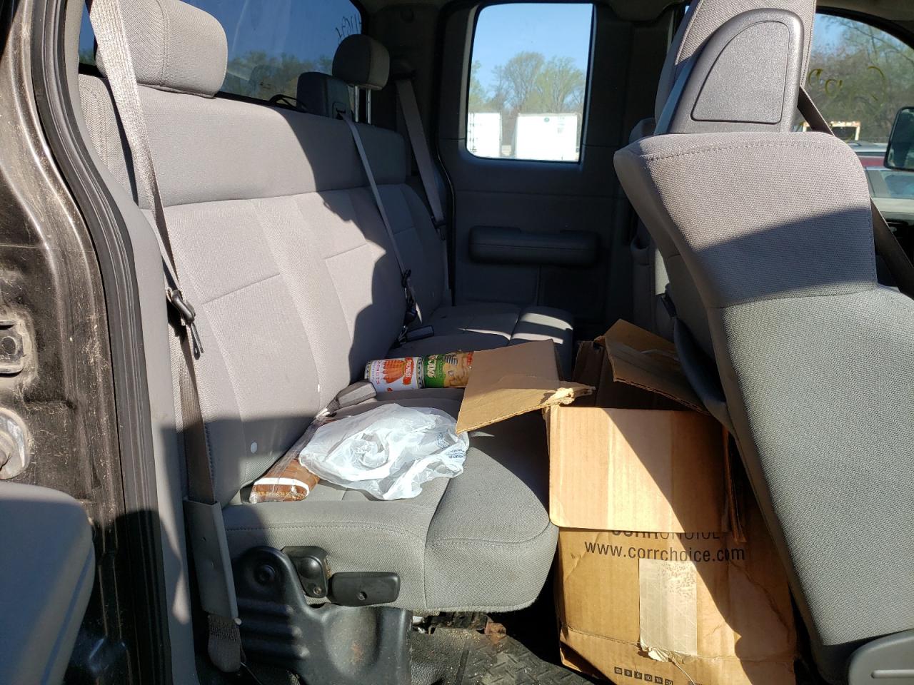 Photo 6 from auction – 2005 FORD F150 with VIN 1FTRX14W45NA72076