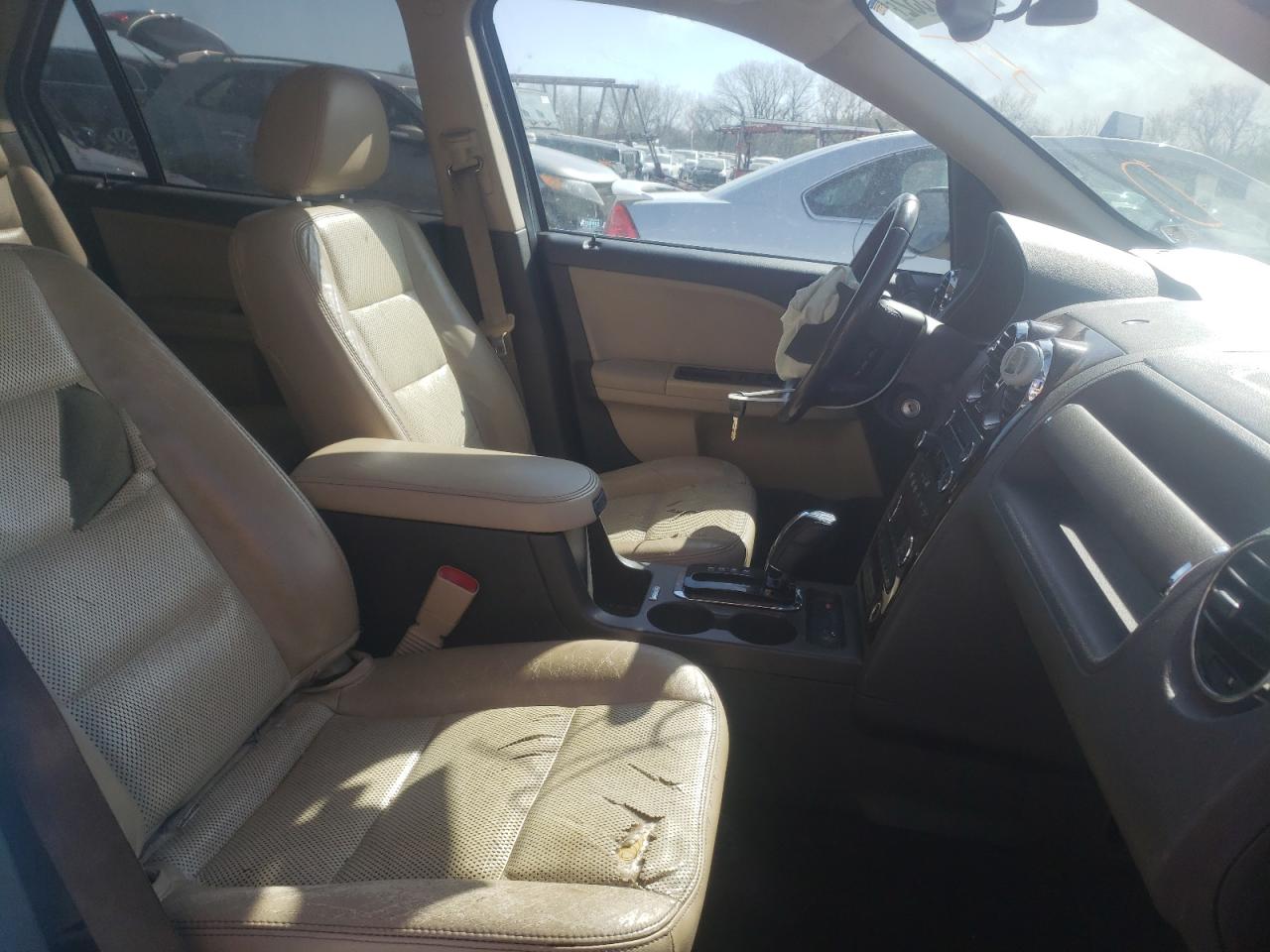 Photo 5 from auction – 2008 FORD TAURUS X E with VIN 1FMDK07W58GA31037