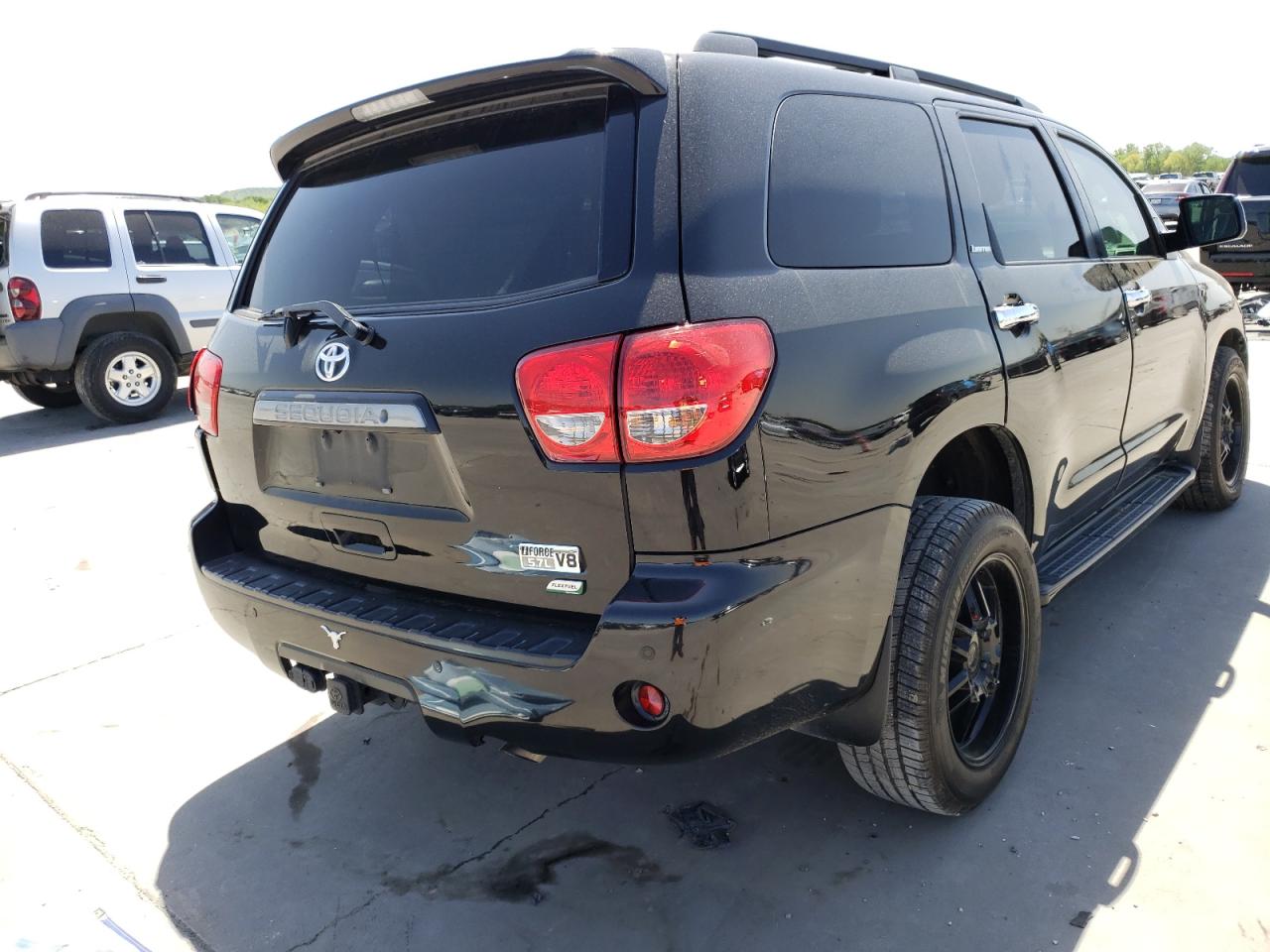 Photo 4 from auction – 2016 TOYOTA SEQUOIA LI with VIN 5TDJW5G19GS146015