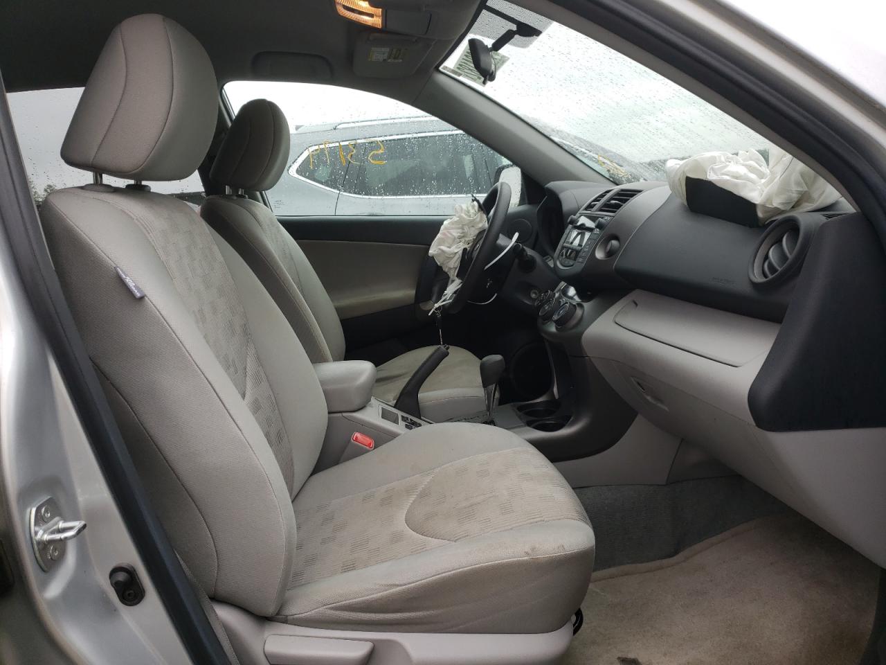 Photo 5 from auction – 2011 TOYOTA RAV4 with VIN 2T3ZK4DV7BW010926