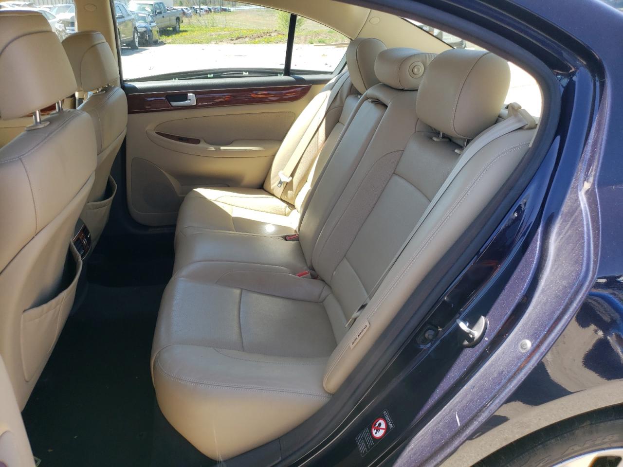 Photo 6 from auction – 2013 HYUNDAI GENESIS 3. with VIN KMHGC4DD4DU237322