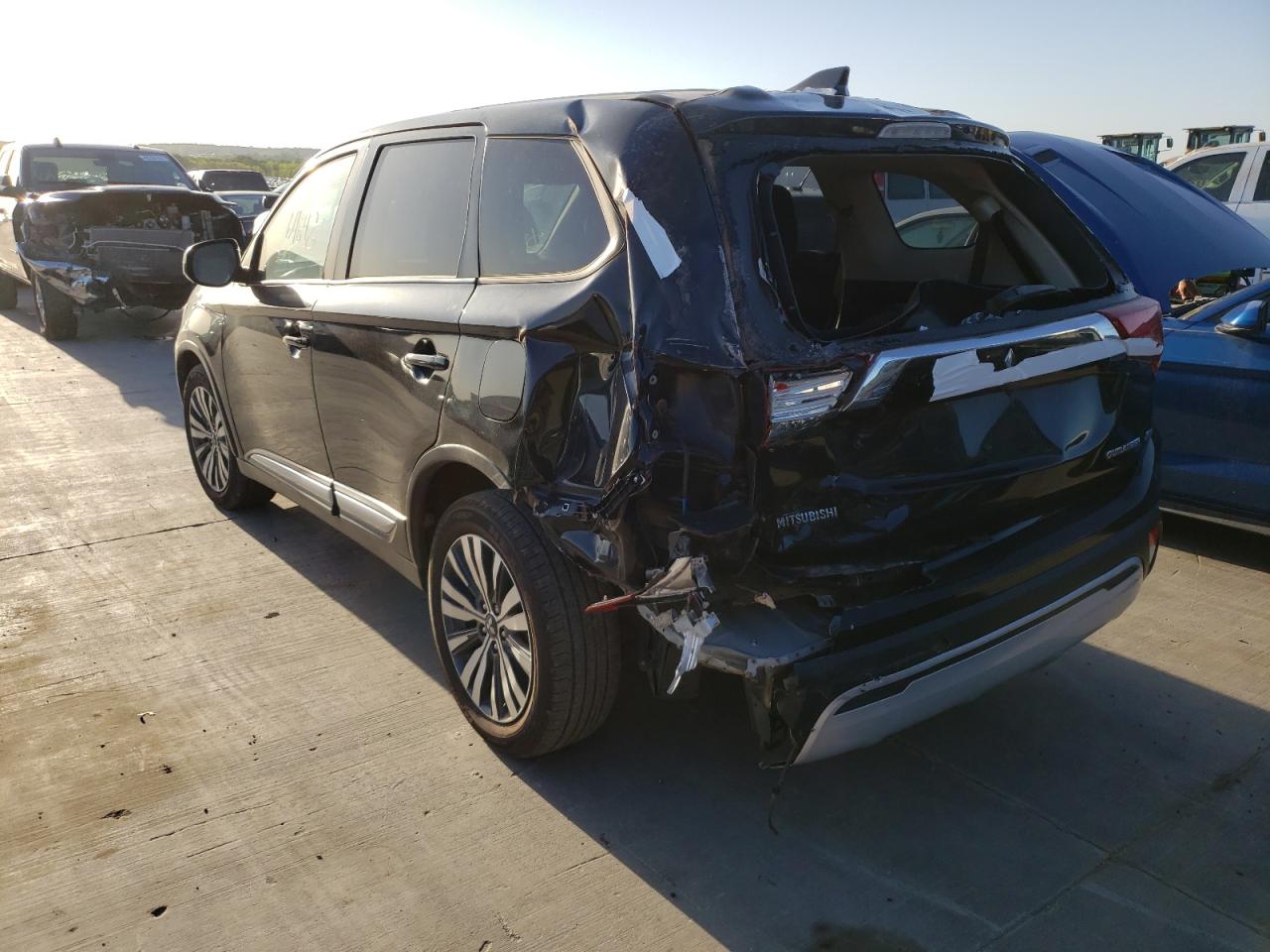Photo 3 from auction – 2019 MITSUBISHI OUTLANDER with VIN JA4AZ3A35KZ006468