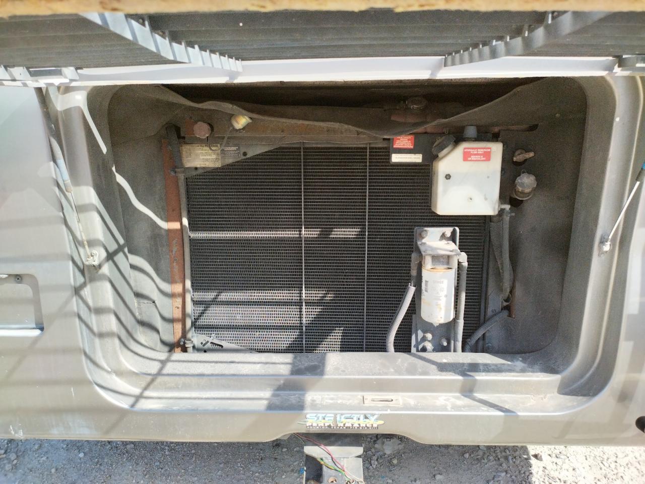 Photo 7 from auction – 2003 FREIGHTLINER CHASSIS X with VIN 4UZAAHAK33CL10299