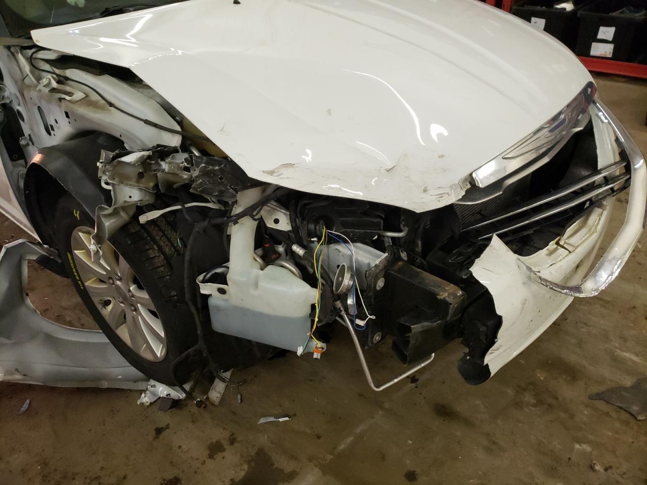 Photo 9 from auction – 2014 CHRYSLER 200 LIMITE with VIN 1C3CCBCG8EN193411