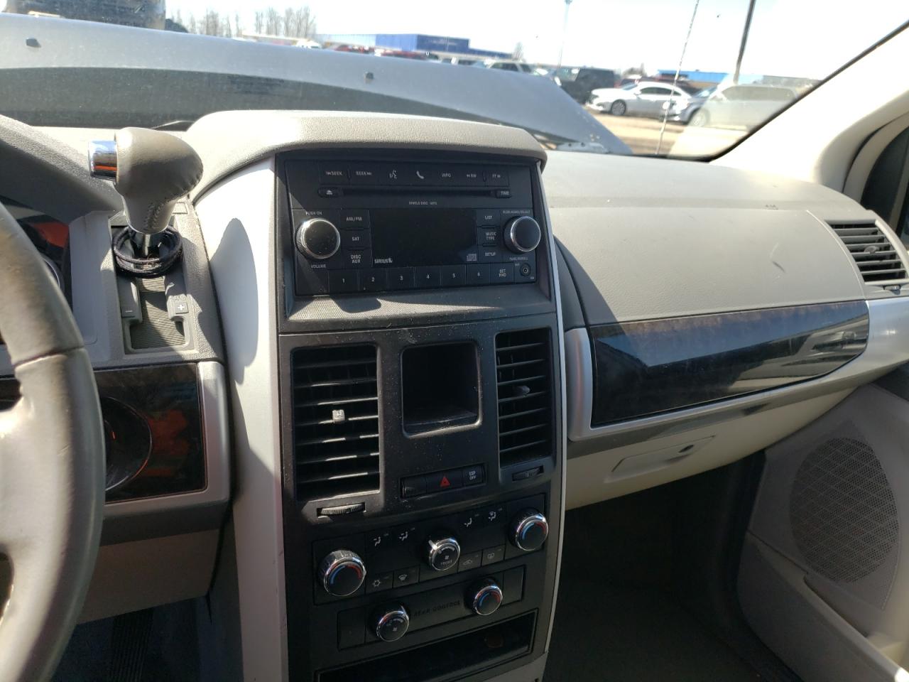 Photo 9 from auction – 2010 DODGE GRAND CARA with VIN 2D4RN5D15AR269002
