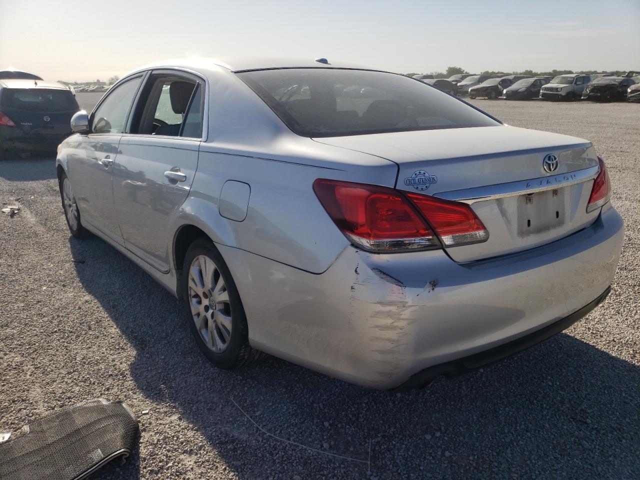 Photo 3 from auction – 2012 TOYOTA AVALON BAS with VIN 4T1BK3DB9CU444731