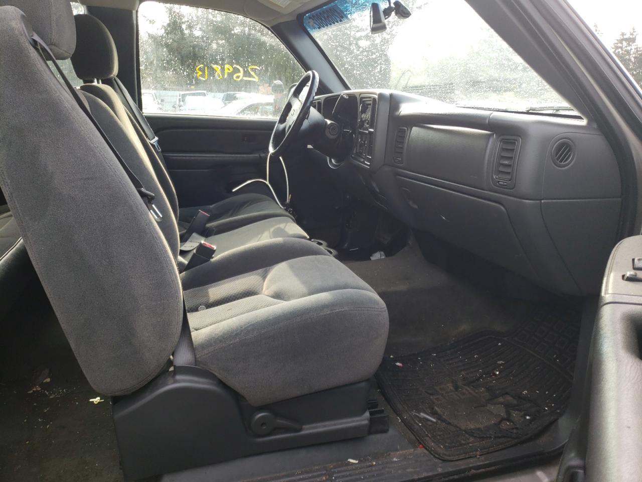 Photo 5 from auction – 2004 CHEVROLET SILVERADO with VIN 1GCEC19T64E251095