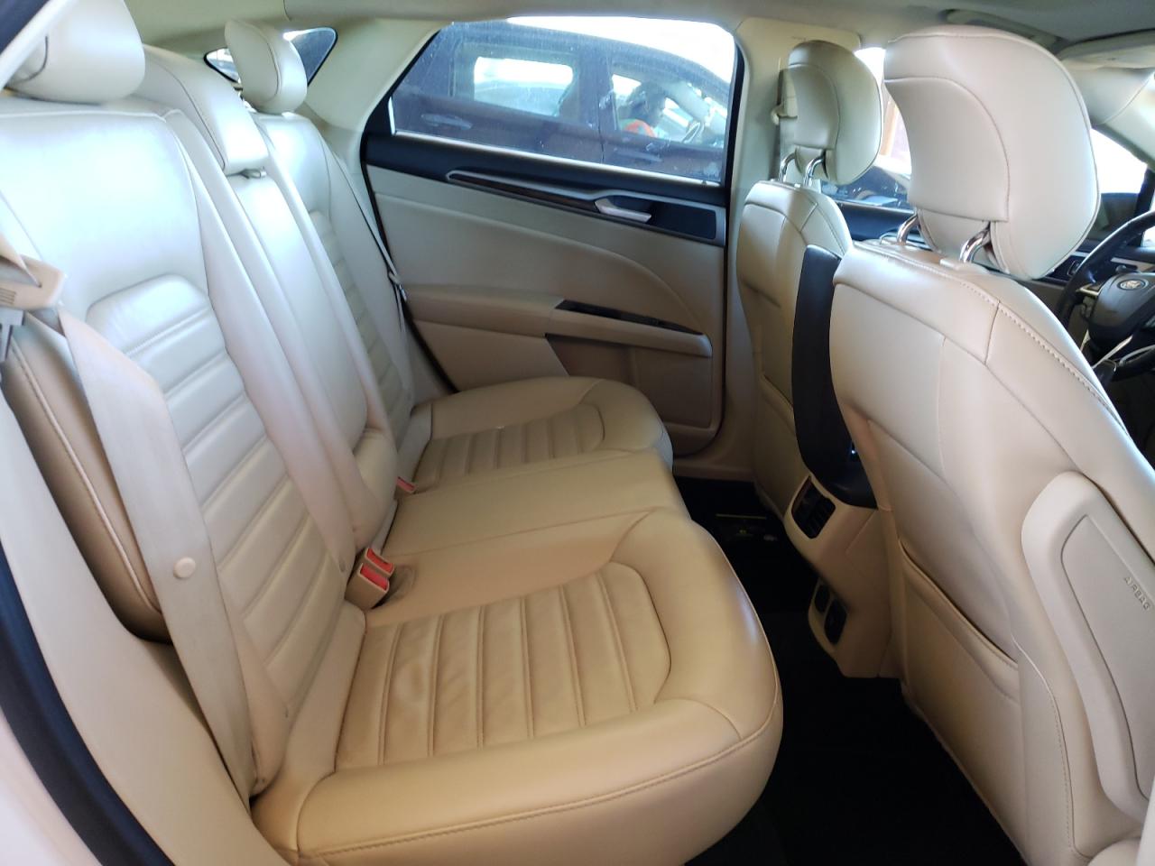 Photo 6 from auction – 2014 FORD FUSION SE with VIN 3FA6P0LU4ER181945
