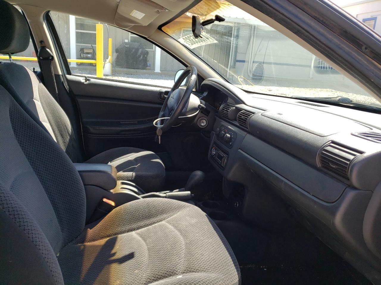 Photo 5 from auction – 2004 CHRYSLER SEBRING LX with VIN 1C3EL46R24N387982