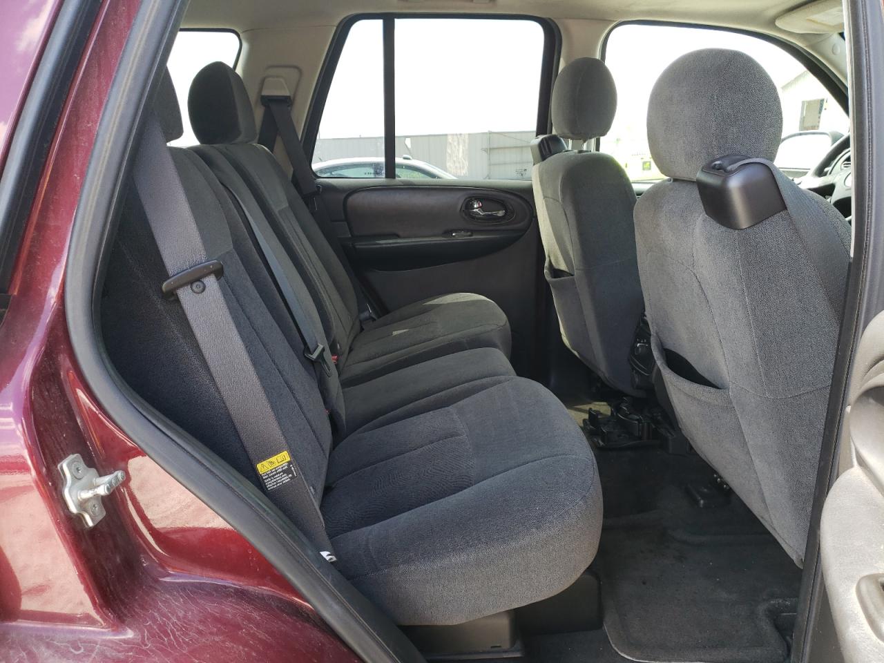 Photo 6 from auction – 2005 CHEVROLET TRAILBLAZE with VIN 1GNDS13S252322849