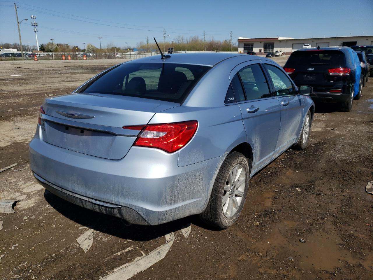 Photo 4 from auction – 2014 CHRYSLER 200 LIMITE with VIN 1C3CCBCG9EN179677