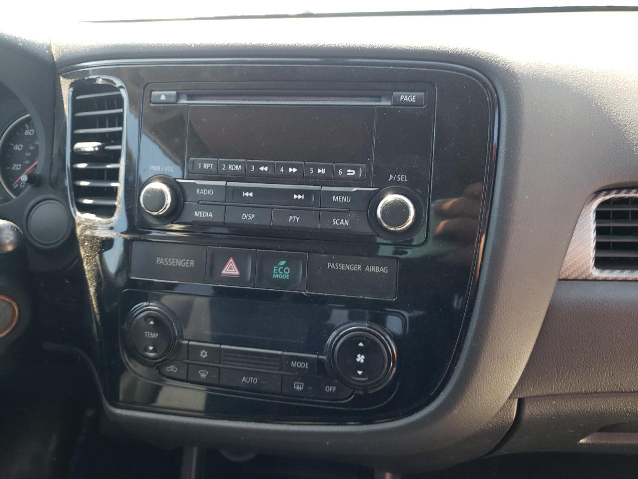 Фото 9 с аукциона – 2014 MITSUBISHI OUTLANDER с VIN JA4AD2A30EZ008092