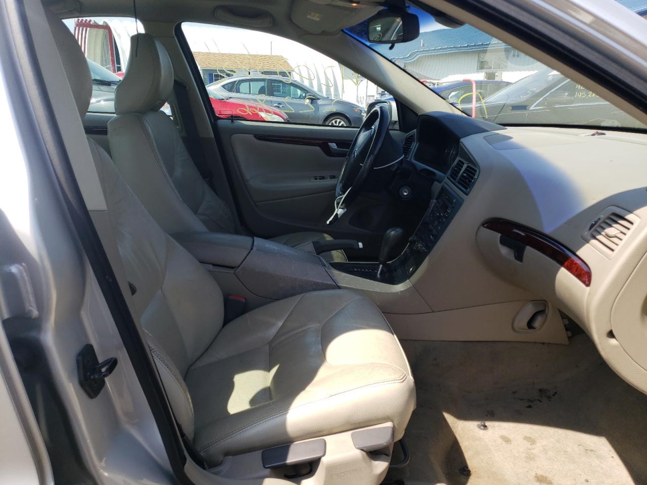 Photo 5 from auction – 2004 VOLVO S60 with VIN YV1RS61T542367672