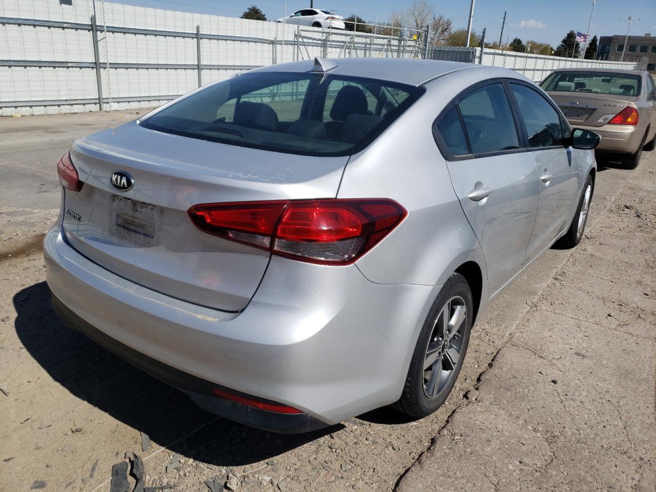 Photo 4 from auction – 2018 KIA FORTE LX with VIN 3KPFL4A78JE210620