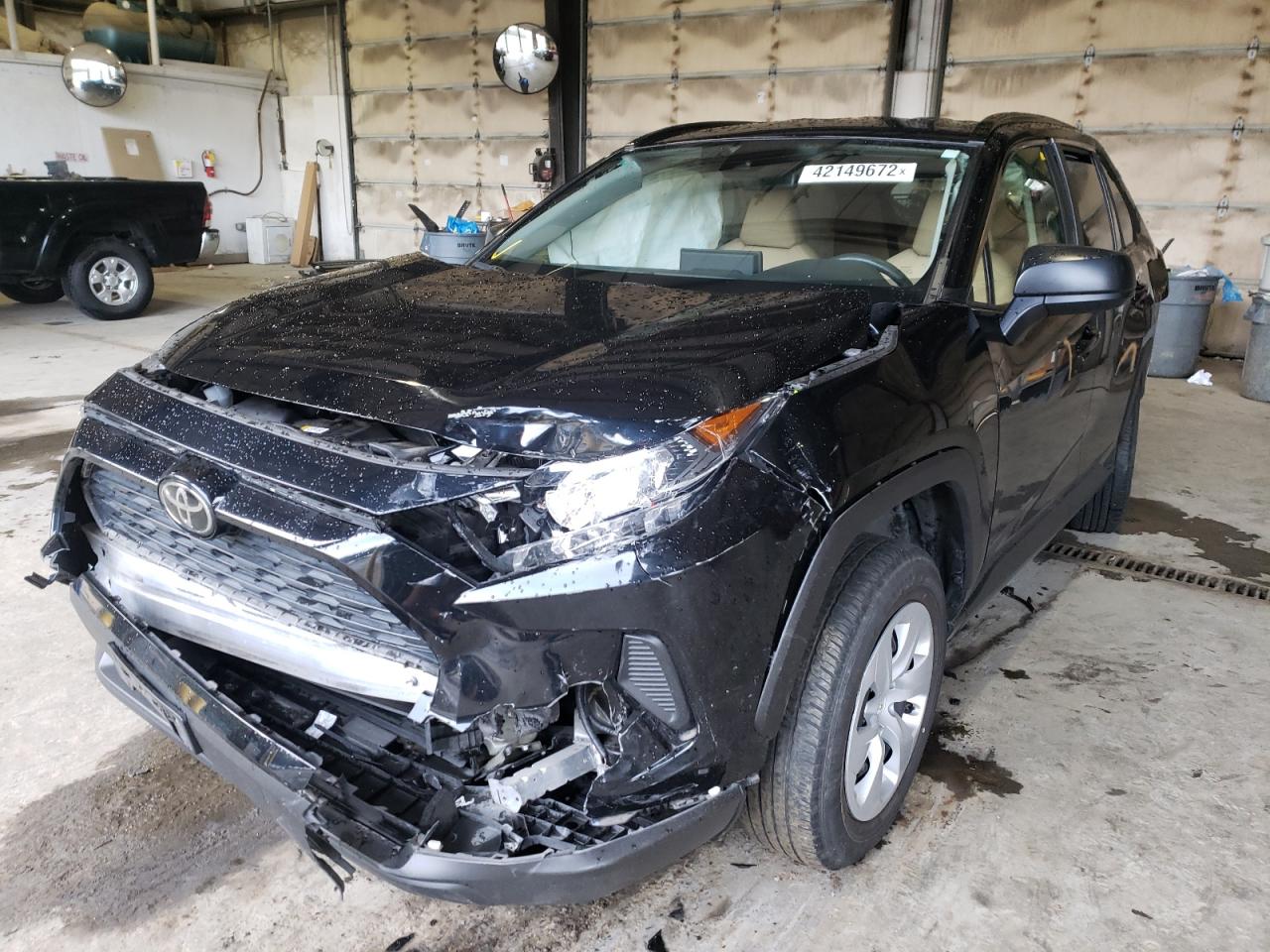 Photo 2 from auction – 2019 TOYOTA RAV4 LE with VIN JTMH1RFV6KD004766