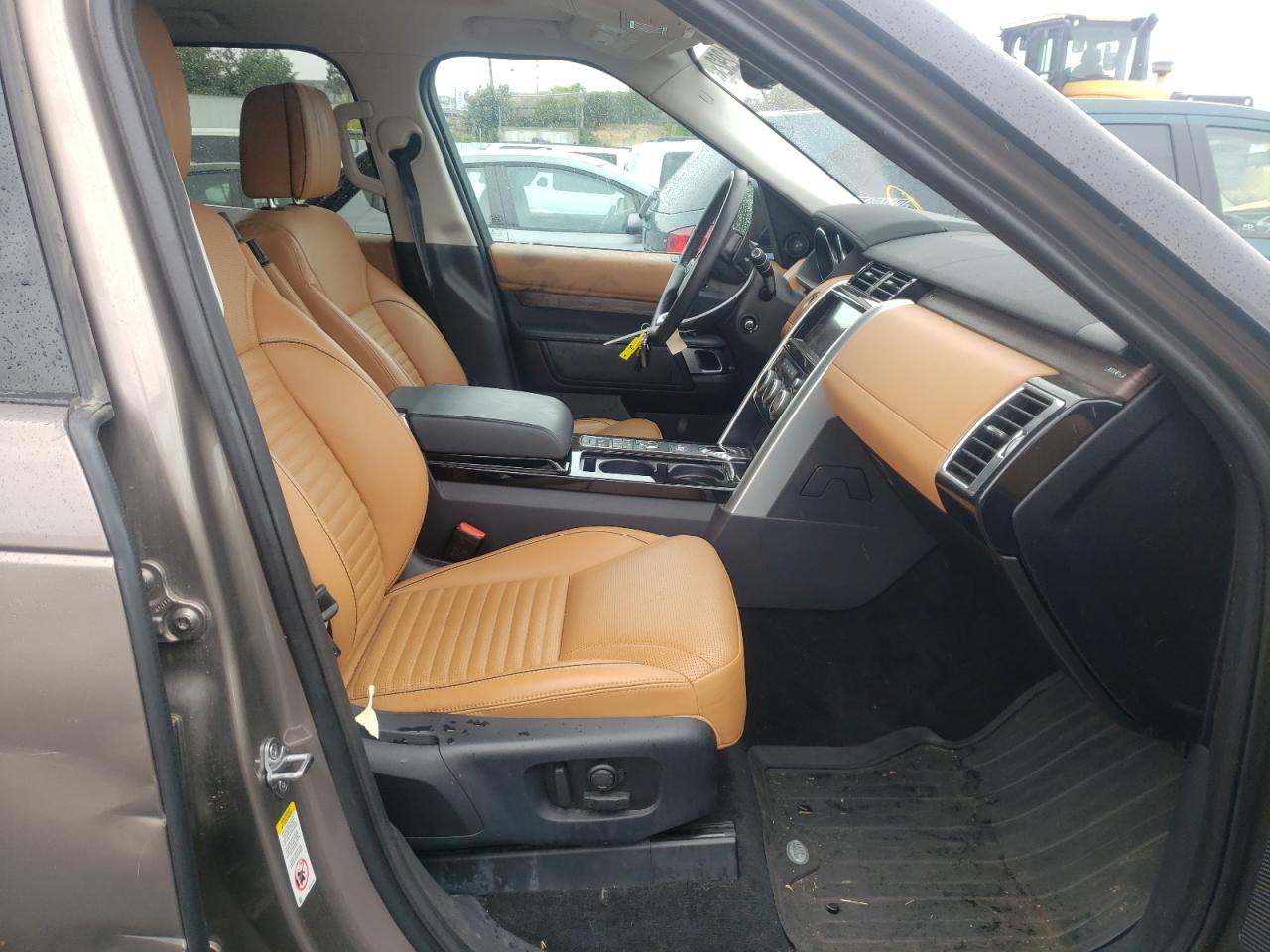 Photo 5 from auction – 2017 LAND ROVER DISCOVERY with VIN SALRHBBK4HA017778