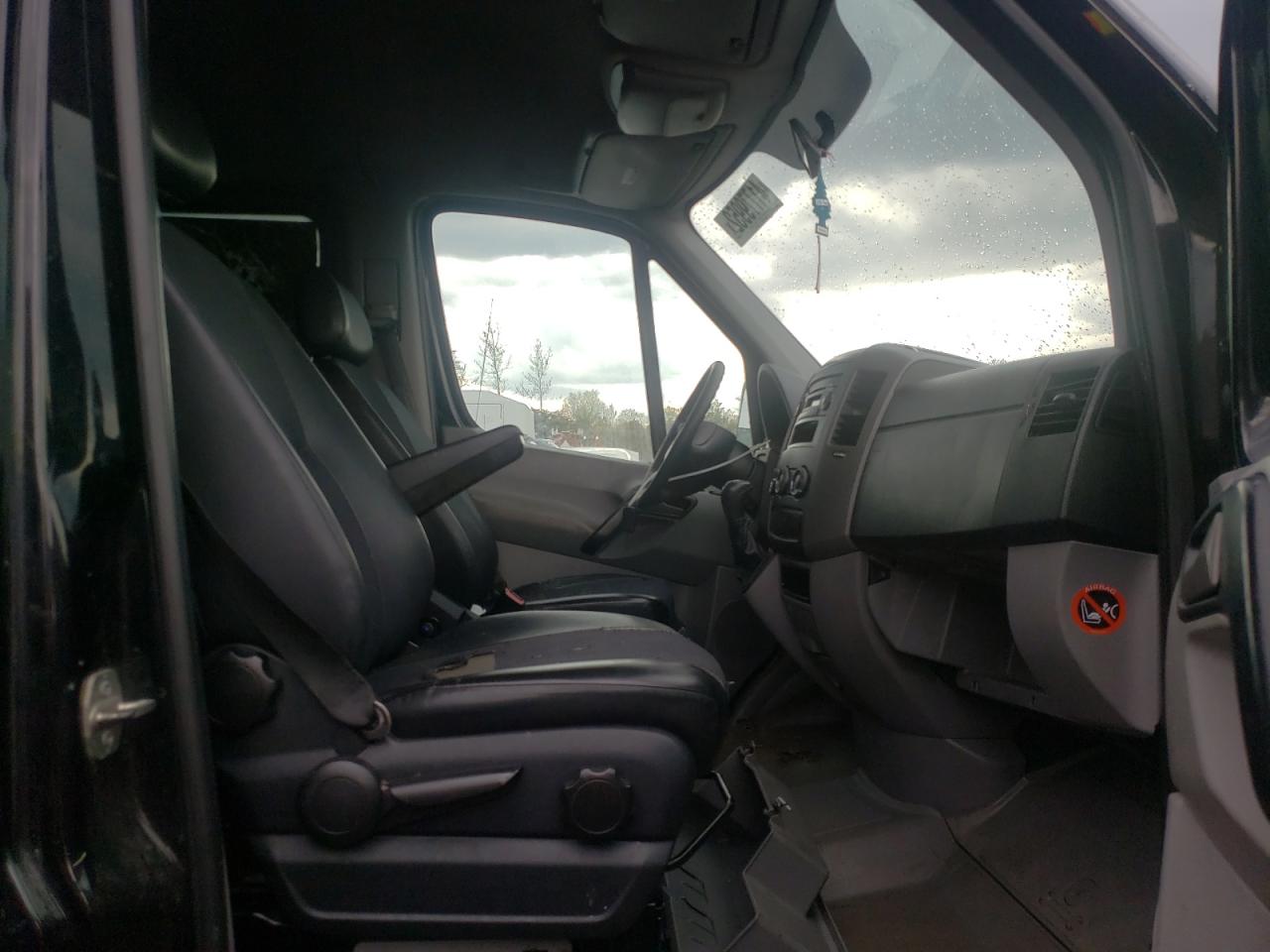 Photo 5 from auction – 2013 MERCEDES-BENZ SPRINTER 2 with VIN WDZPE8CC2D5777504