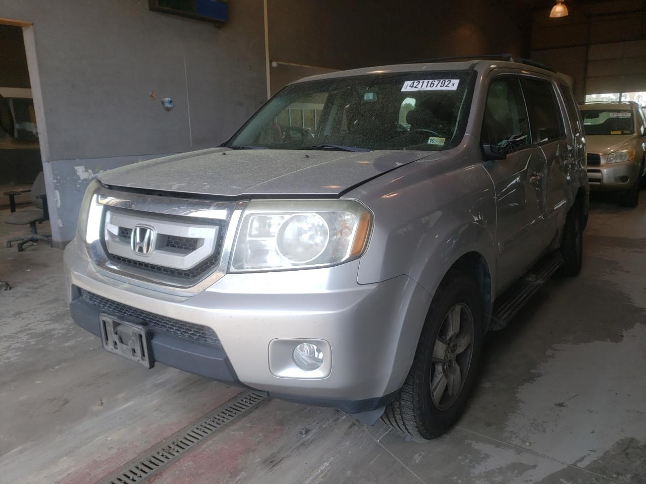 Photo 2 from auction – 2011 HONDA PILOT EXLN with VIN 5FNYF4H73BB086029