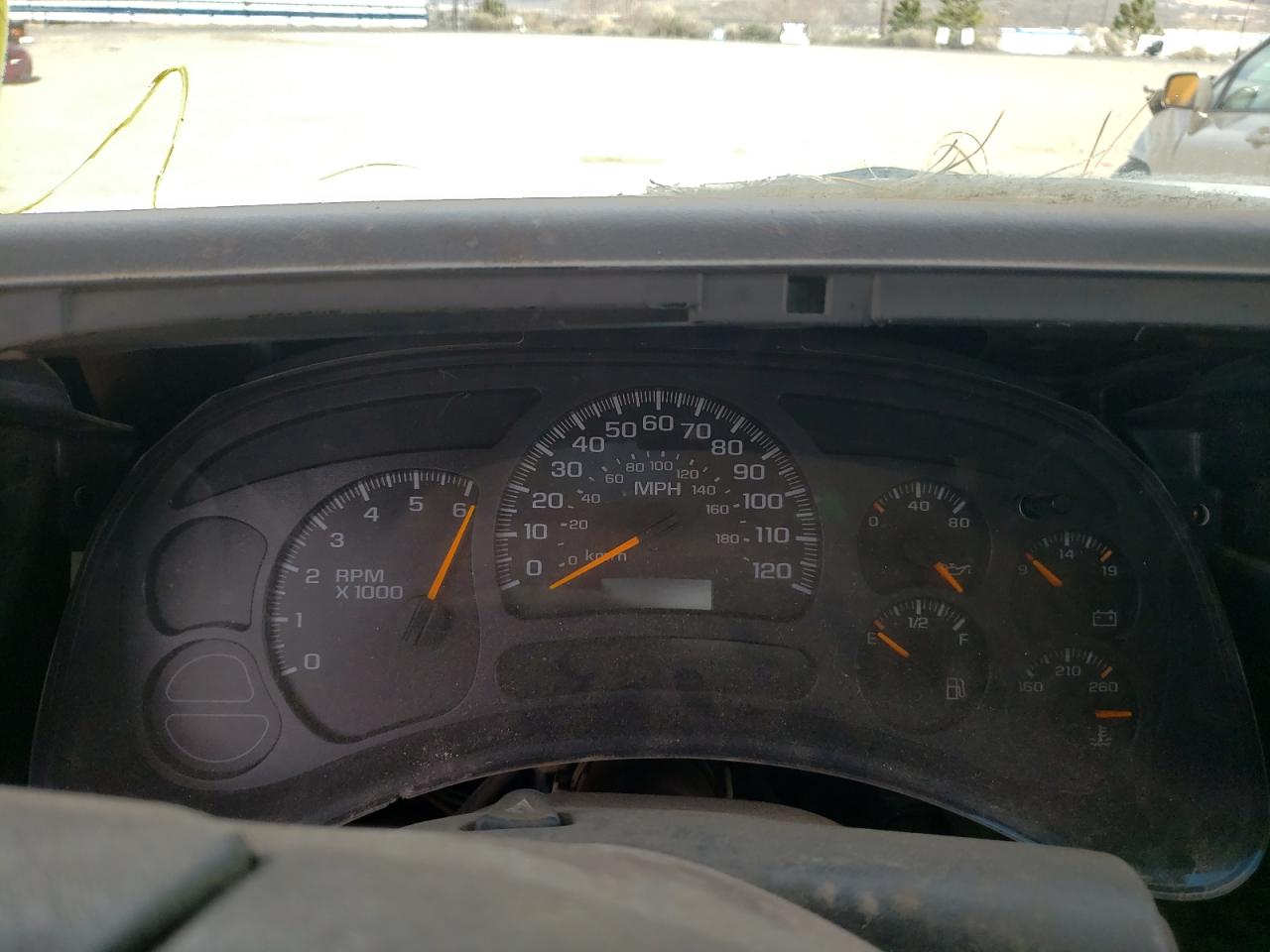Photo 8 from auction – 2003 CHEVROLET SILVERADO with VIN 1GCEC14XX3Z336801