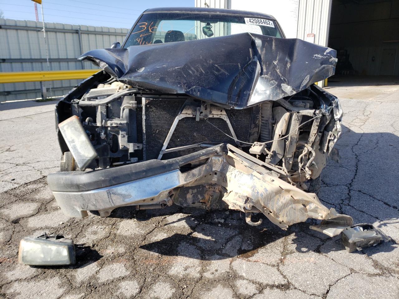 Photo 9 from auction – 2005 CHEVROLET SILVERADO with VIN 1GCEC14V85Z219381