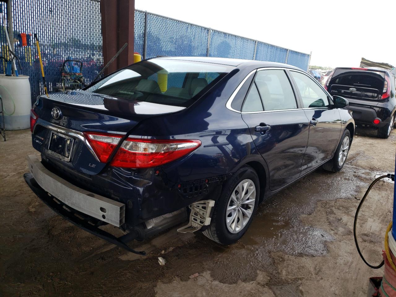 Photo 4 from auction – 2017 TOYOTA CAMRY LE with VIN 4T1BF1FKXHU794818