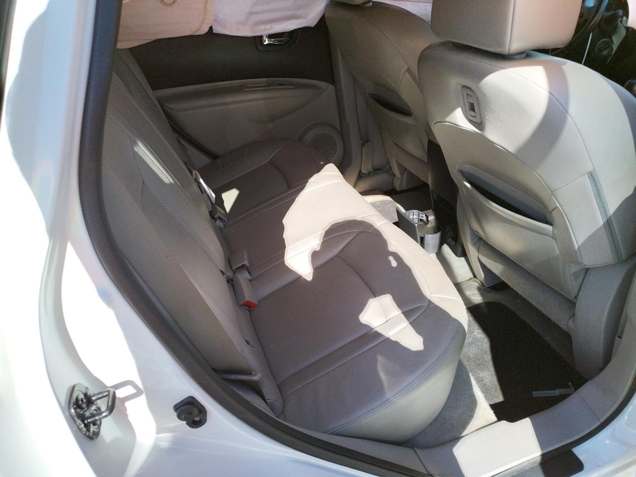 Photo 6 from auction – 2012 NISSAN ROGUE S with VIN JN8AS5MT2CW293731