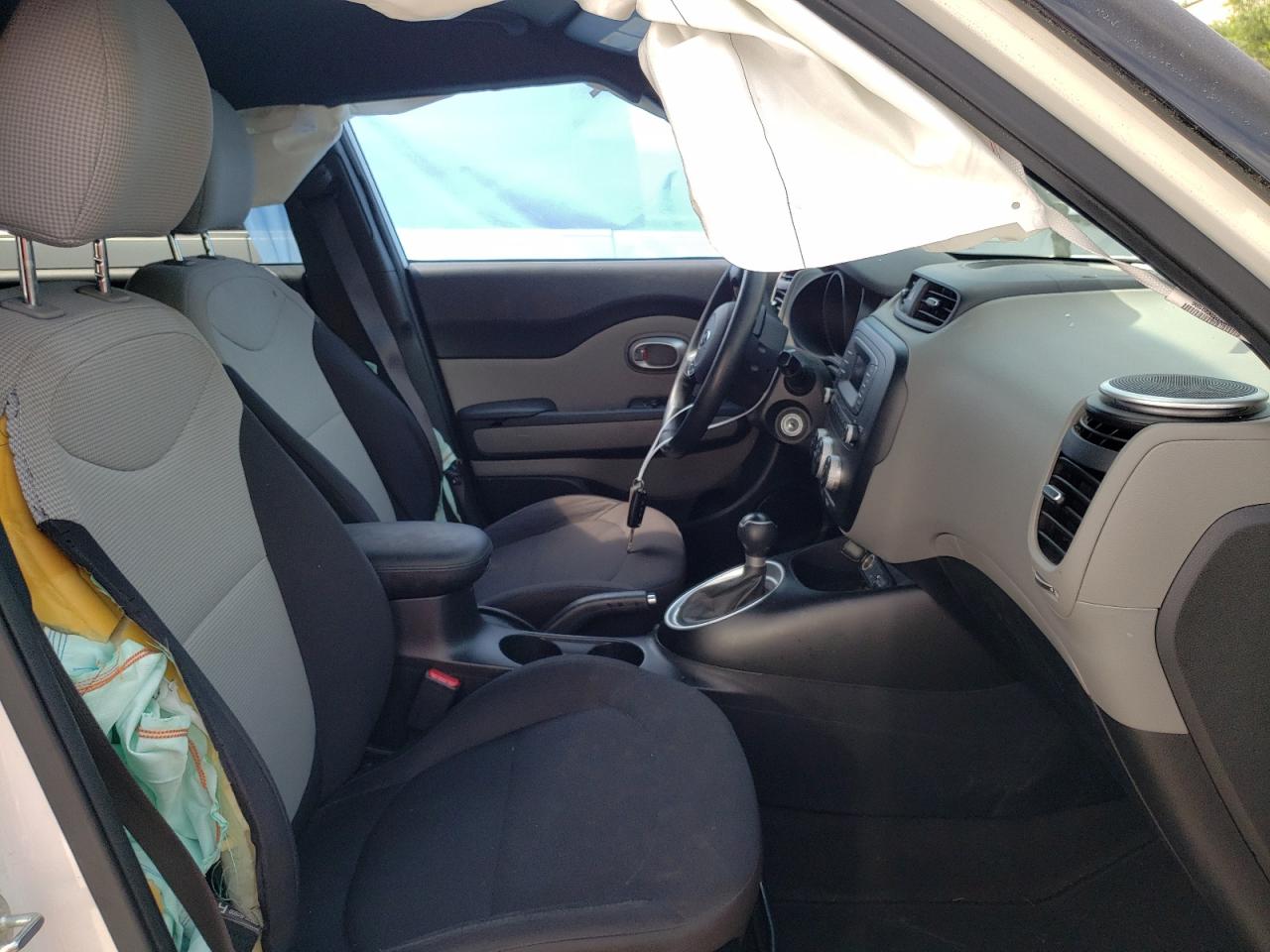 Photo 5 from auction – 2015 KIA SOUL with VIN KNDJN2A20F7126036