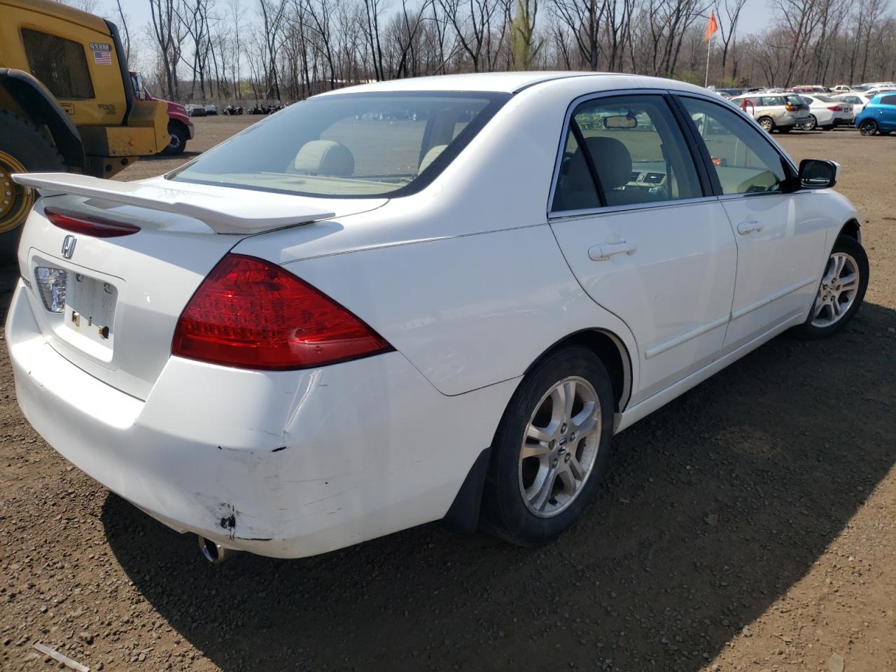 Photo 4 from auction – 2006 HONDA ACCORD EX with VIN JHMCM56756C007728