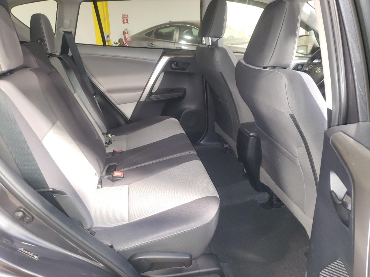 Photo 6 from auction – 2013 TOYOTA RAV4 XLE with VIN JTMRFREVXDD024674