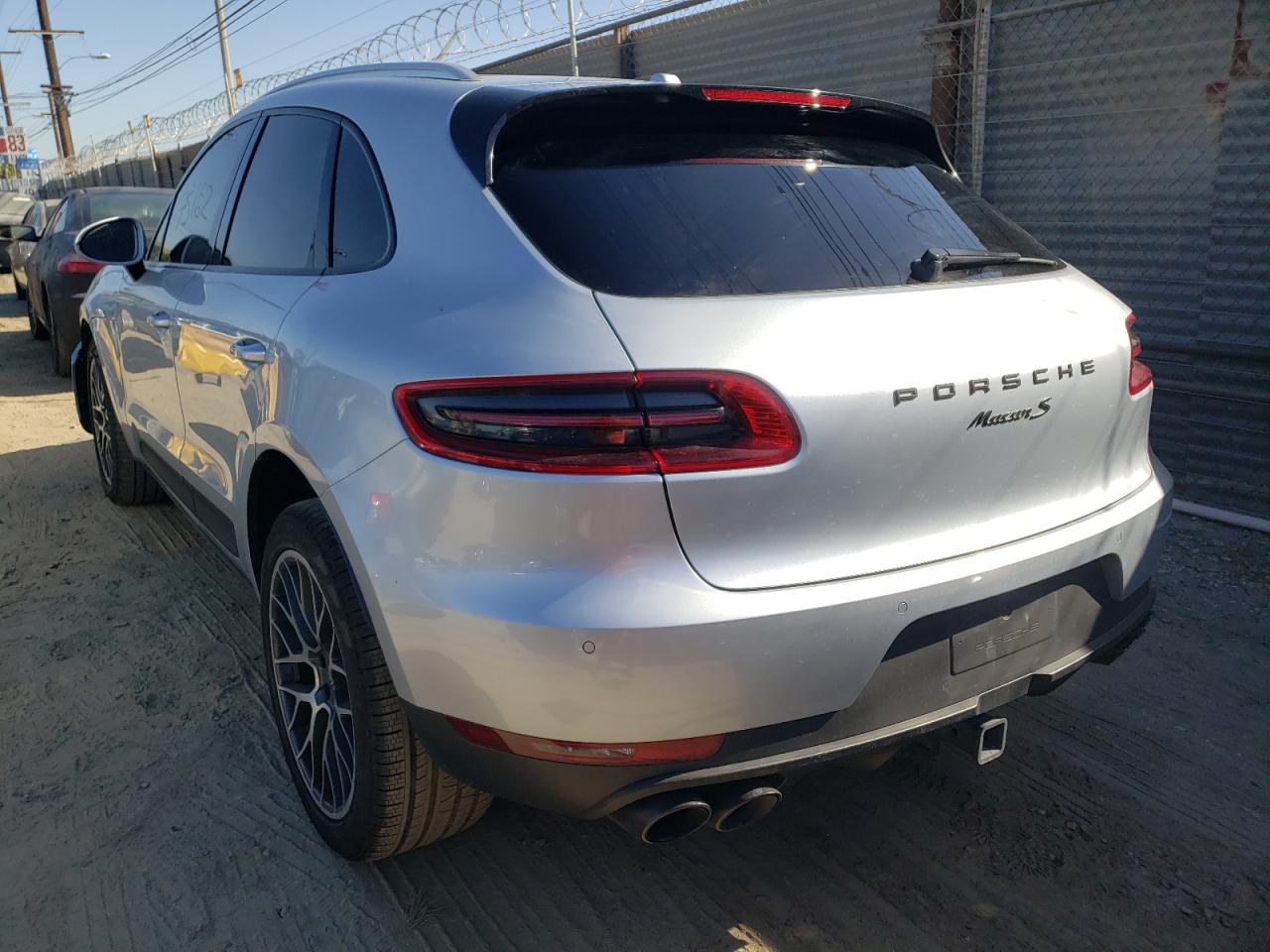 Photo 3 from auction – 2016 PORSCHE MACAN S with VIN WP1AB2A58GLB53480