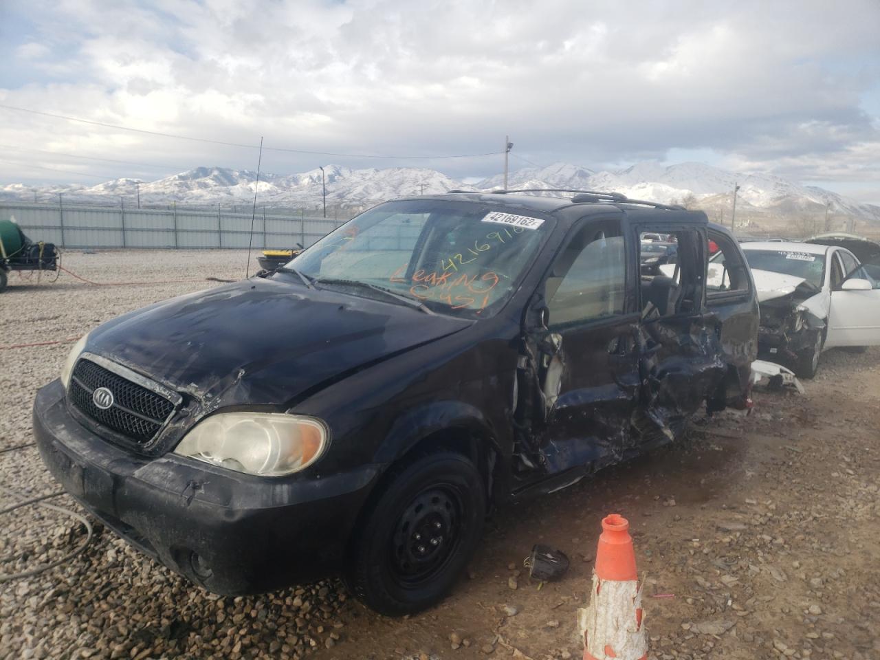 Photo 2 from auction – 2004 KIA SEDONA with VIN KNDUP131746572984