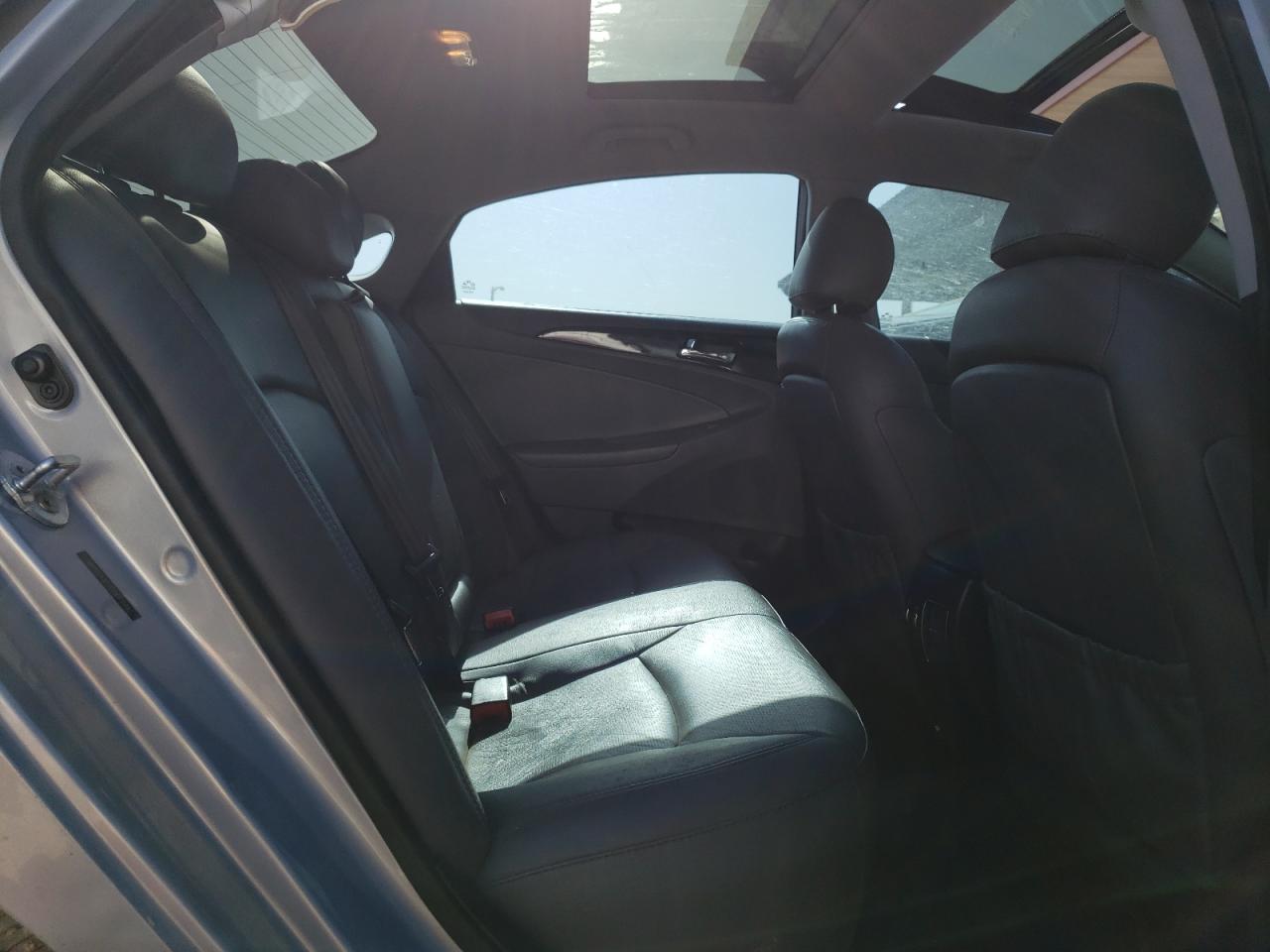 Photo 6 from auction – 2012 HYUNDAI SONATA SE with VIN 5NPEC4AC1CH491649