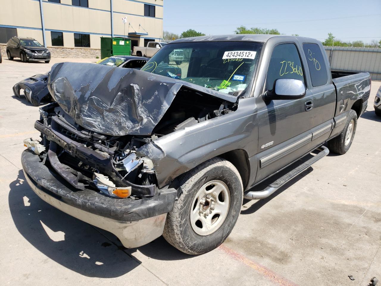 Photo 2 from auction – 2001 CHEVROLET SILVERADO with VIN 2GCEC19T511214696